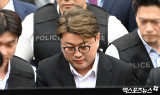 '음주 뺑소니' 김호중 구속…기획사 대표·본부장도 함께 "증거 인멸 우려"
