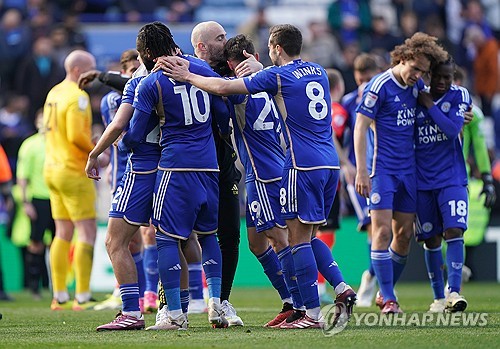 이적시장 전문 기자 파브리치오 로마노가 28일(한국시간) 자신의 사회관계망서비스(SNS)를 통해 첼시가 엔소 마레스카 레스터 시티 감독 선임이 임박했다고 전했다. 계약 기간은 3년이 예상되며 레스터시티에서 함께 한 사단도 첼시로 합류할 것으로 보인다. 연합뉴스