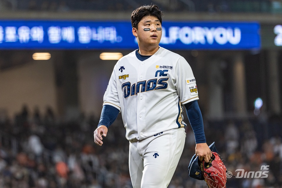 신민혁은 28일 창원 NC파크에서 열린 '2024 신한 SOL Bank KBO 리그' KIA 타이거즈와 주중 3연전 첫 번째 맞대결에서 선발 등판. 2이닝 6실점으로 부진해 시즌 4패(4승)를 기록했다. NC 다이노스