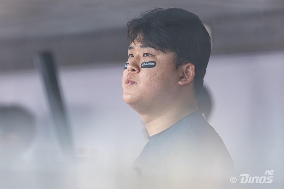 신민혁은 28일 창원 NC파크에서 열린 '2024 신한 SOL Bank KBO 리그' KIA 타이거즈와 주중 3연전 첫 번째 맞대결에서 선발 등판. 2이닝 6실점으로 부진해 시즌 4패(4승)를 기록했다. NC 다이노스