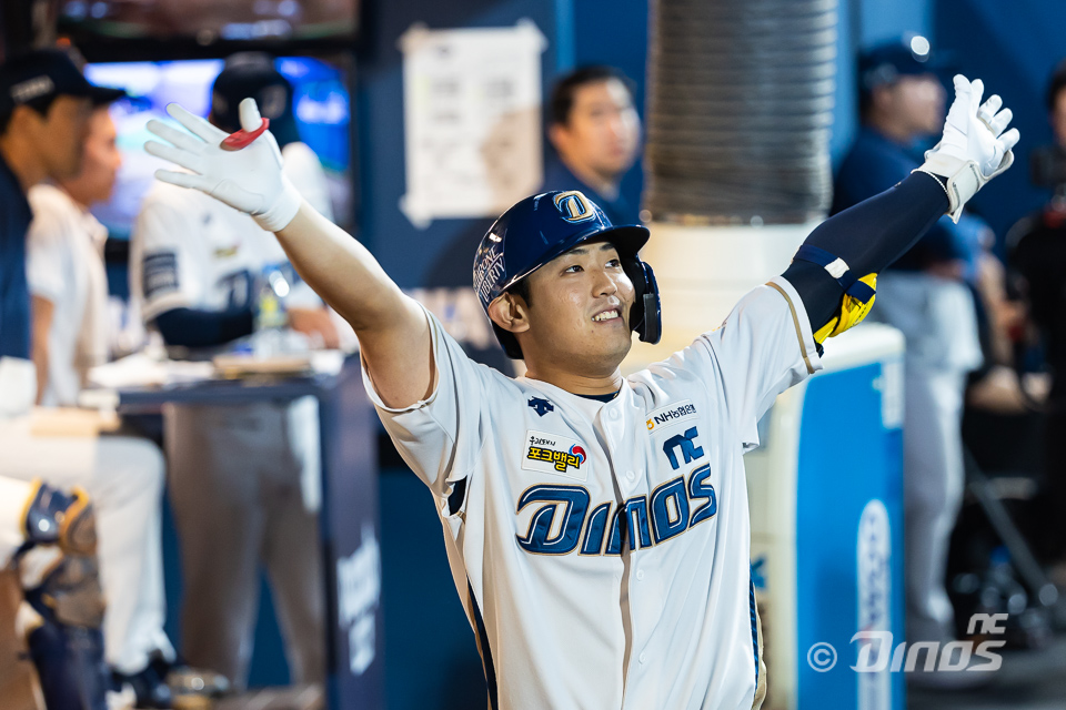 박한결은 29일 창원 NC파크에서 열릴 '2024 신한 SOL Bank KBO 리그' KIA 타이거즈와 주중 3연전 두 번째 경기에서 3번타자 좌익수로 선발 출전한다. NC 다이노스