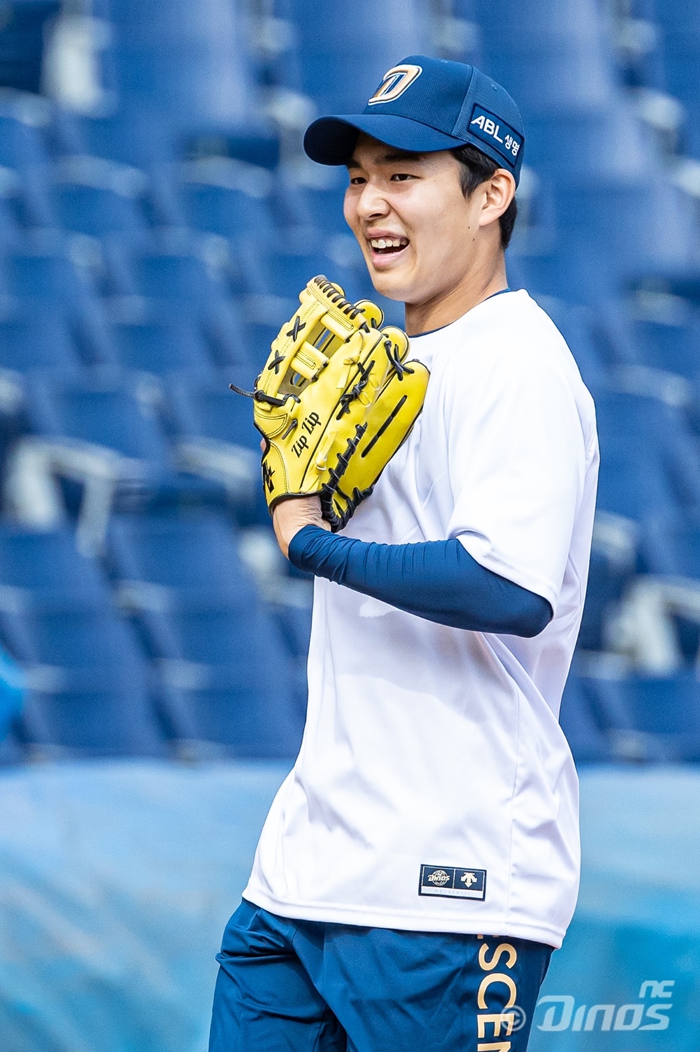 김휘집은 30일 창원 NC파크에서 열릴 '2024 신한 SOL Bank KBO 리그' KIA 타이거즈와 주중 3연전 마지막 경기를 앞두고 트레이드로 키움을 떠나 NC로 이적. 곧바로 9번타자 유격수로 선발 출전한다. NC 다이노스