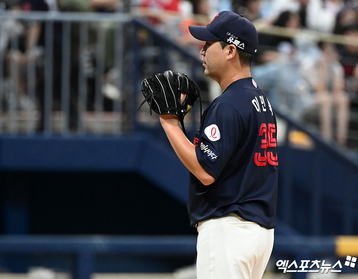 이인복은 31일 사직구장에서 열릴 '2024 신한 SOL Bank KBO 리그' NC 다이노스와 주말 3연전 첫 경기를 앞두고 1군 엔트리에서 빠졌다. 엑스포츠뉴스 DB