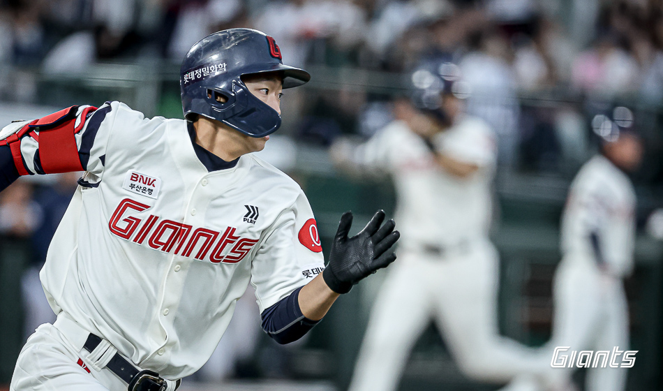 김민석은 2일 사직구장에서 열린 '2024 신한 SOL Bank KBO 리그' NC와 주말 3연전 마지막 경기에서 6회말 대타로 등장. 1사 만루에서 싹쓸이 2루타로 결승타를 쳐 팀 승리를 이끌었다. 롯데 자이언츠