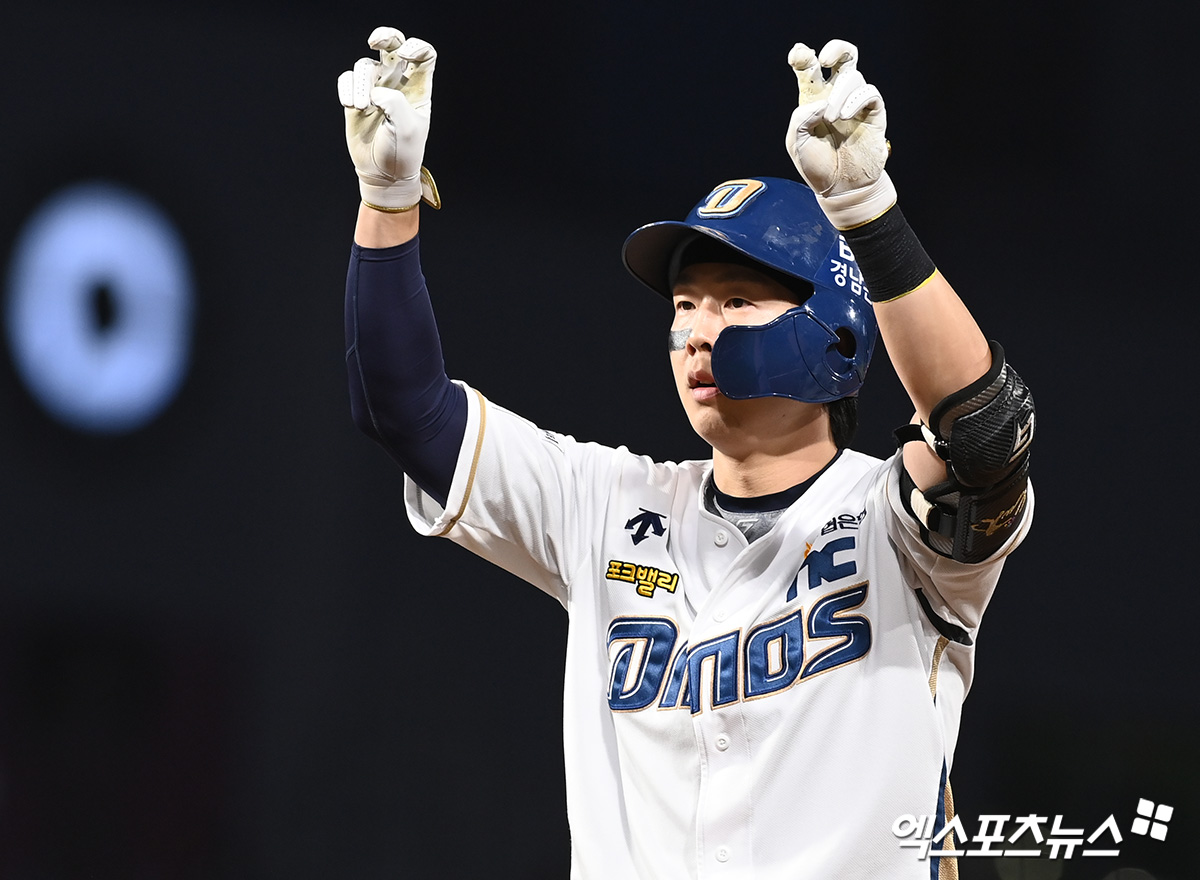 박건우는 5일 창원 NC파크에서 열릴 '2024 신한 SOL Bank KBO 리그' 두산과 주중 3연전 두 번째 맞대결에서 3번타자 우익수로 선발 출전한다. 엑스포츠뉴스 DB