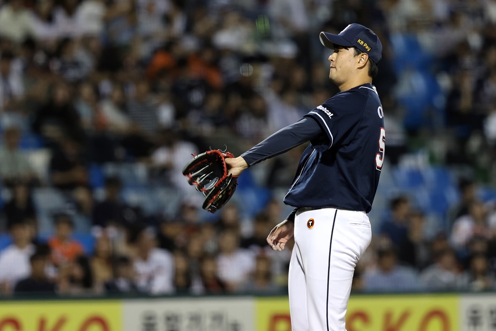 이영하는 5일 창원 NC파크에서 열린 '2024 신한 SOL Bank KBO 리그' NC와 주중 3연전 두 번째 맞대결에서 10회말 구원 등판. 1⅓이닝 무실점으로 팀 승리를 지켰다. 두산 베어스