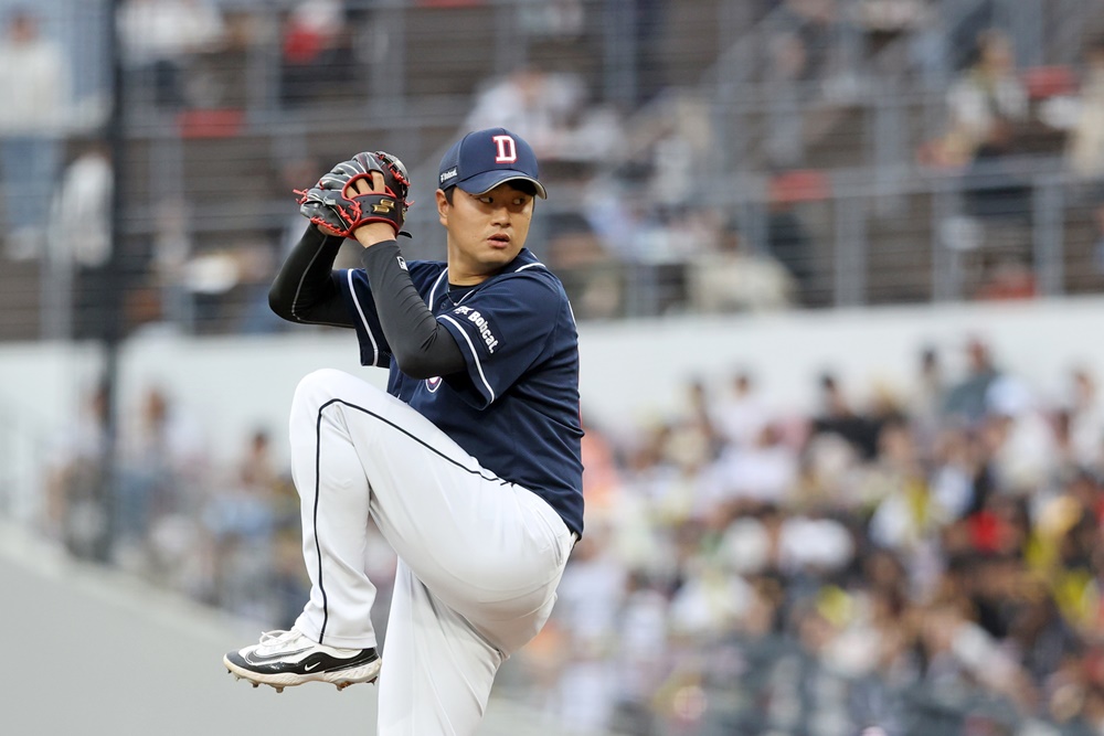 이영하는 5일 창원 NC파크에서 열린 '2024 신한 SOL Bank KBO 리그' NC와 주중 3연전 두 번째 맞대결에서 10회말 구원 등판. 1⅓이닝 무실점으로 팀 승리를 지켰다. 두산 베어스