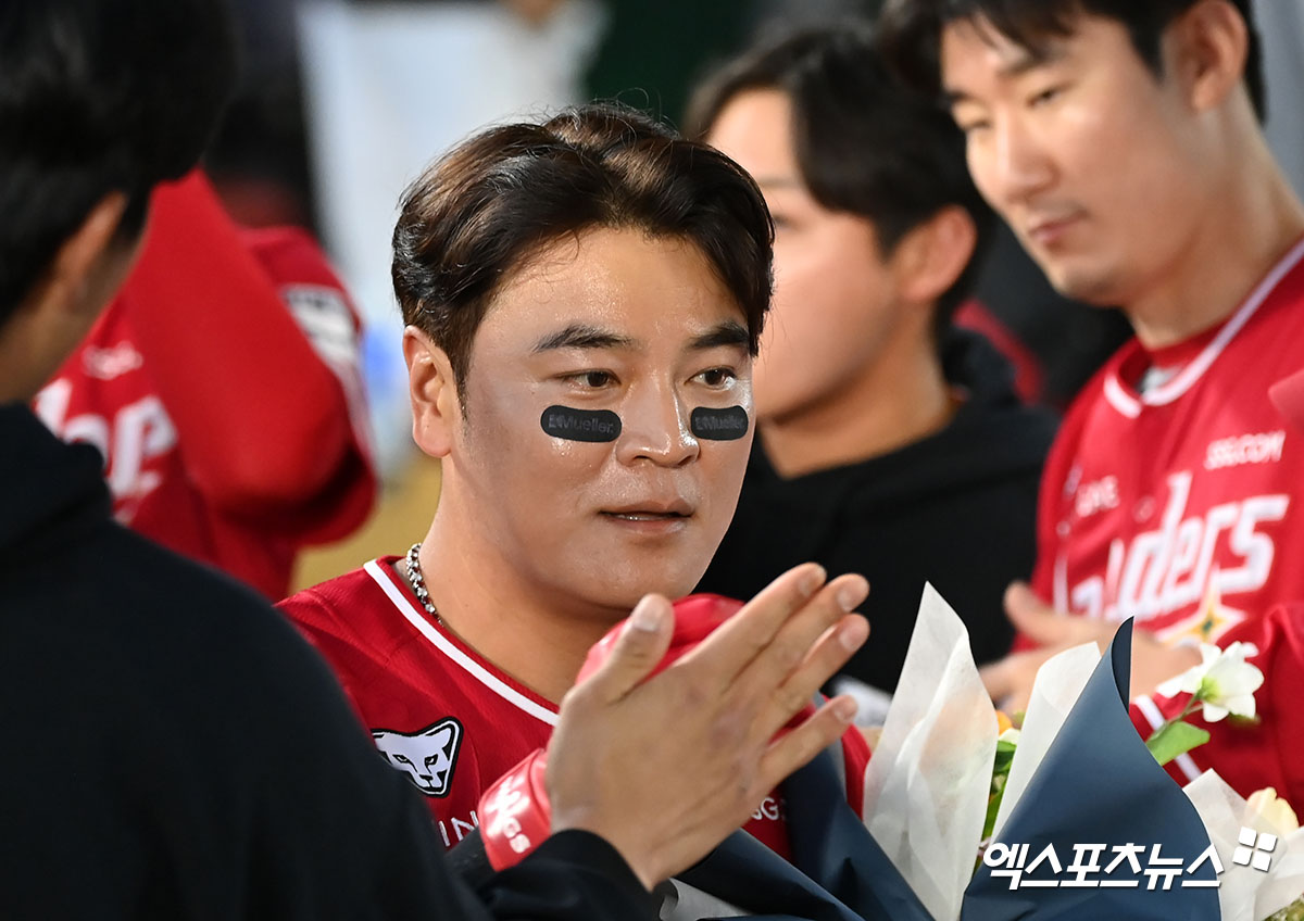 추신수는 7일 사직구장에서 열릴 '2024 신한 SOL Bank KBO 리그' 롯데와 주말 3연전 첫 경기를 앞두고 1군 엔트리에 합류. 2번 지명타자로 선발 출전한다. 엑스포츠뉴스 DB