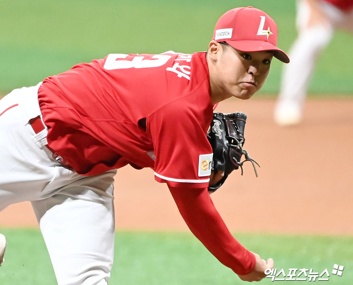 시라카와는 7일 사직구장에서 열릴 '2024 신한 SOL Bank KBO 리그' 롯데와 주말 3연전 첫 경기에서 선발 등판할 예정이다. 엑스포츠뉴스 DB