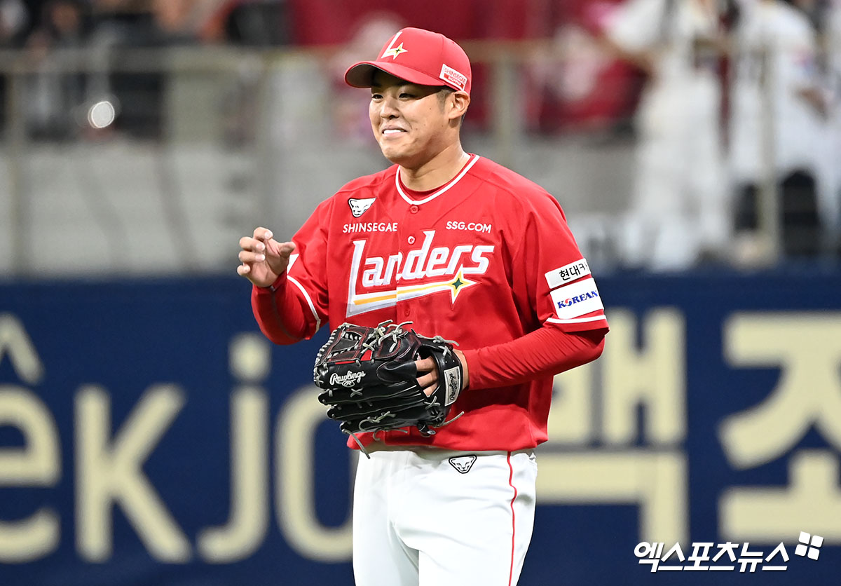 시라카와는 7일 사직구장에서 열린 '2024 신한 SOL Bank KBO 리그' 롯데 자이언츠와 주말 3연전 첫 경기에 선발 등판 1⅓이닝 8실점(7자책점)을 기록한 뒤 일찌감치 교체됐다. 엑스포츠뉴스 DB