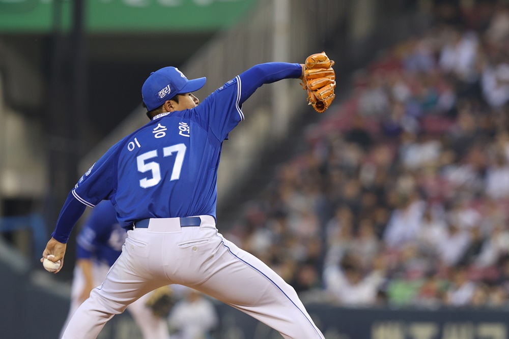  이승현은 9일 고척스카이돔에서 열린 '2024 신한 SOL Bank KBO 리그' 키움 히어로즈전에서 주말 3연전 마지막 경기에 선발 등판. 6이닝 무실점으로 팀 승리는 물론, 4연패 탈출을 견인헀다. 삼성 라이온즈