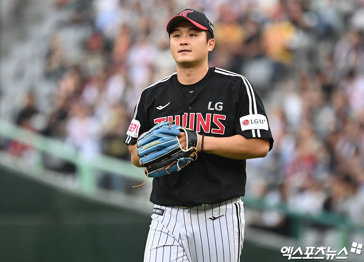 최원태는 11일 대구 삼성라이온즈파크에서 열린 '2024 신한 SOL Bank KBO 리그' 삼성과 주중 3연전 첫 경기를 앞두고 선발 등판할 예정이었으나 우측 광배근 손상으로 1군 엔트리에서 빠졌다. 12일 검진 결과 오른쪽 광배근 미세손상 진단을 받아 2주간 이탈하며 추후 재검사에 들어간다. 최원태는 삼성 원정 경기 시작 4시간 전 등판이 취소됐다. 엑스포츠뉴스 DB   