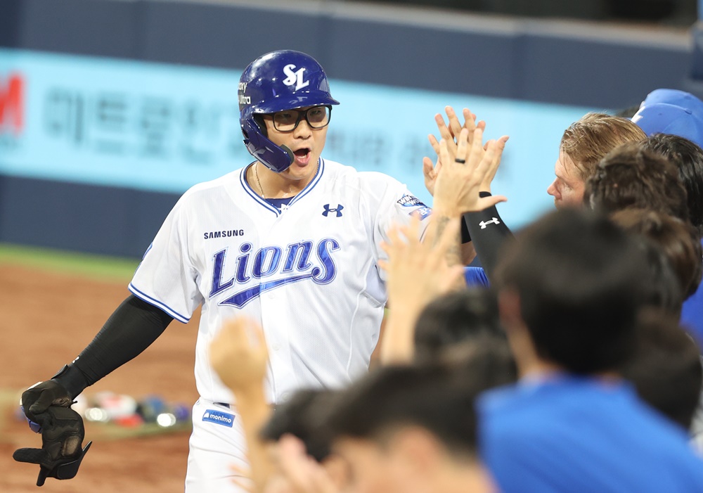 윤정빈은 11일 대구 삼성라이온즈파크에서 열린 '2024 신한 SOL Bank KBO 리그' LG와 주중 3연전 첫 번째 맞대결에서 8번타자 우익수로 선발 출전. 4타수 2안타 1타점으로 팀 승리에 힘을 보탰다. 삼성 라이온즈