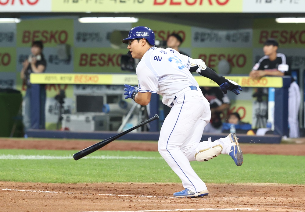 윤정빈은 11일 대구 삼성라이온즈파크에서 열린 '2024 신한 SOL Bank KBO 리그' LG와 주중 3연전 첫 번째 맞대결에서 8번타자 우익수로 선발 출전. 4타수 2안타 1타점으로 팀 승리에 힘을 보탰다. 삼성 라이온즈