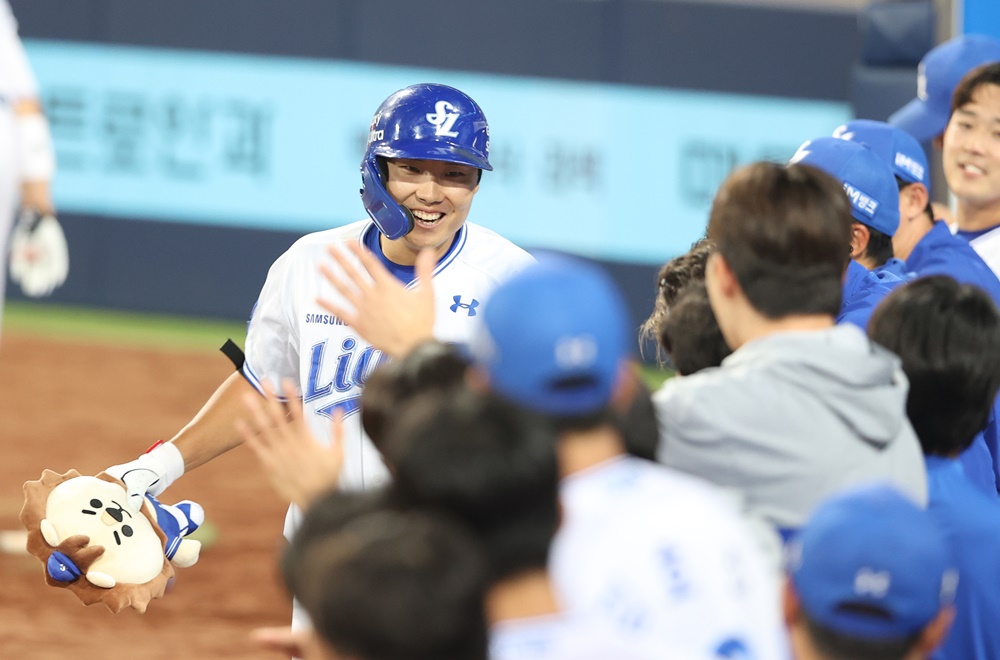 김동진은 11일 대구 삼성라이온즈파크에서 열린 '2024 신한 SOL Bank KBO 리그' LG와 주중 3연전 첫 번째 맞대결에서 교체 출전 8회말 쐐기포를 터트려 팀 승리에 힘을 보탰다. 삼성 라이온즈