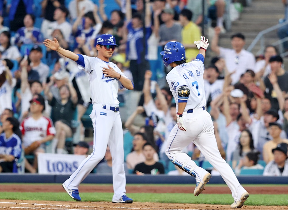 이재현은 13일 대구 삼성라이온즈파크에서 열린 '2024 신한 SOL Bank KBO 리그' LG와 주중 3연전 마지막 맞대결을 앞두고 2번타자 유격수로 선발 출전. 5회말 홈런포로 복귀 첫 안타를 신고했다. 삼성 라이온즈