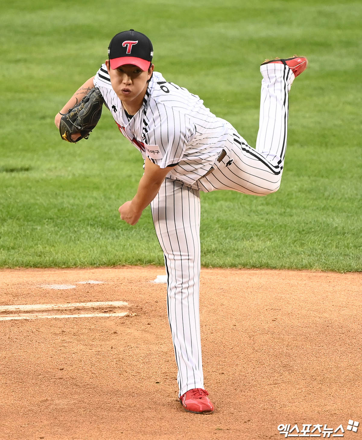 LG 투수 이상영은 16일 잠실구장에서 열릴 '2024 신한 SOL Bank KBO 리그' 롯데와 주말 3연전 마지막 경기 선발 등판한다. 엑스포츠뉴스 DB