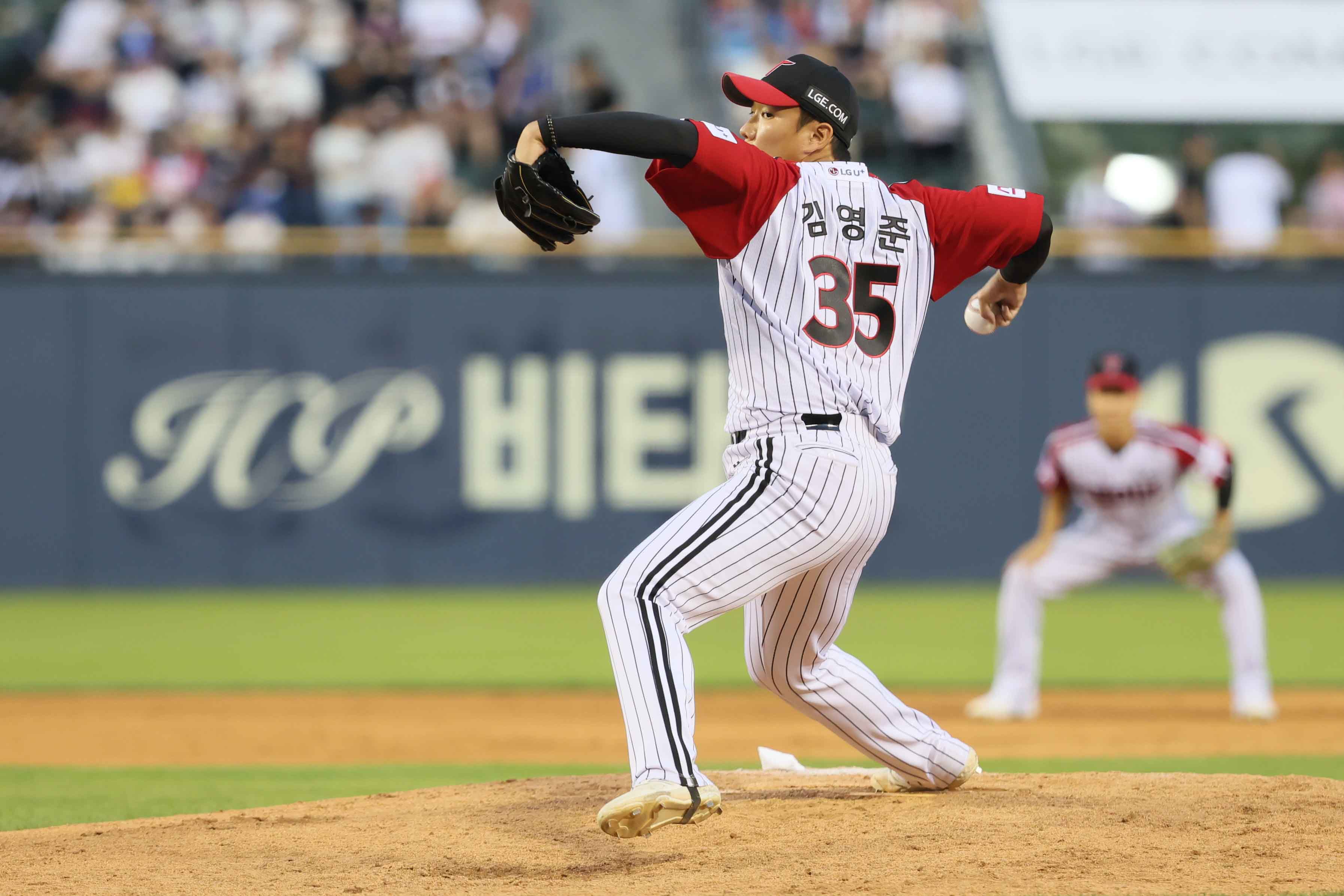 LG 투수 김영준은 16일 잠실구장에서 열린 '2024 신한 SOL Bank KBO 리그' 롯데와 주말 3연전에 구원 등판. 3이닝 무실점으로 승리 투수가 됐다. LG 트윈스