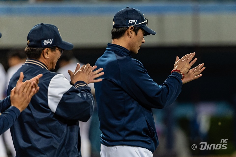 NC는 21일 인천 SSG랜더스필드에서 열린 '2024 신한 SOL Bank KBO 리그' SSG와 주말 3연전 첫 경기에서 3-2로 승리했다. 강인권 NC 감독은 경기 후 집중력을 잃지 않은 선수단을 칭찬했다. NC 다이노스