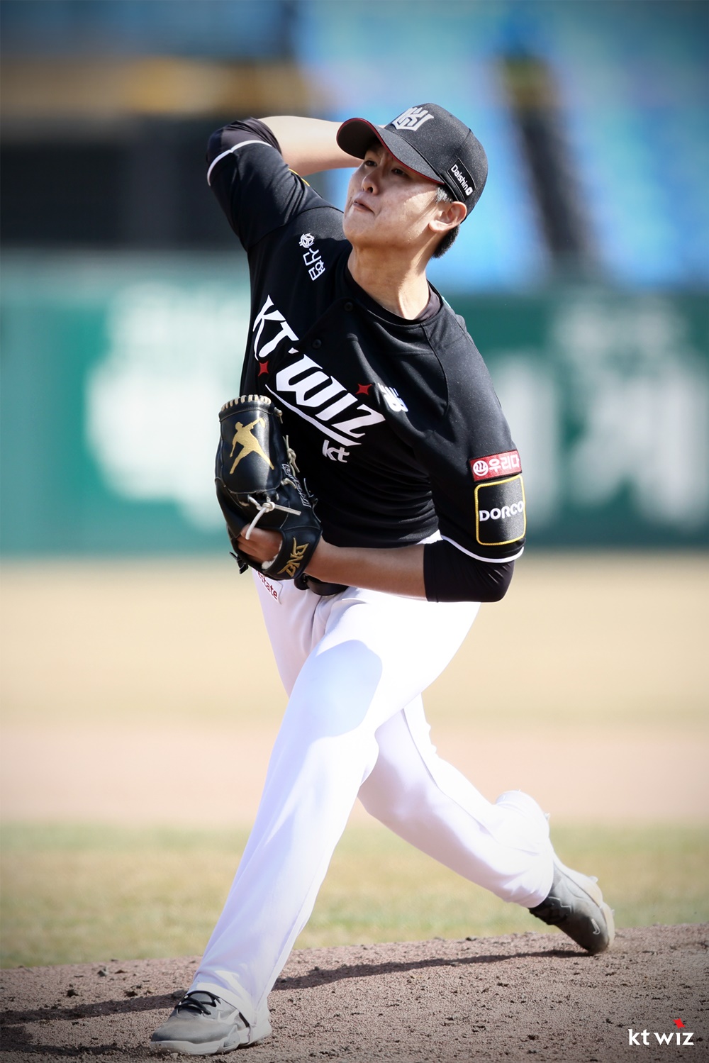 KT 투수 강건은 23일 잠실구장에서 열릴 '2024 신한 SOL Bank KBO 리그' LG와 더블헤더 1경기에서 생애 첫 선발 등판에 나선다. KT 위즈