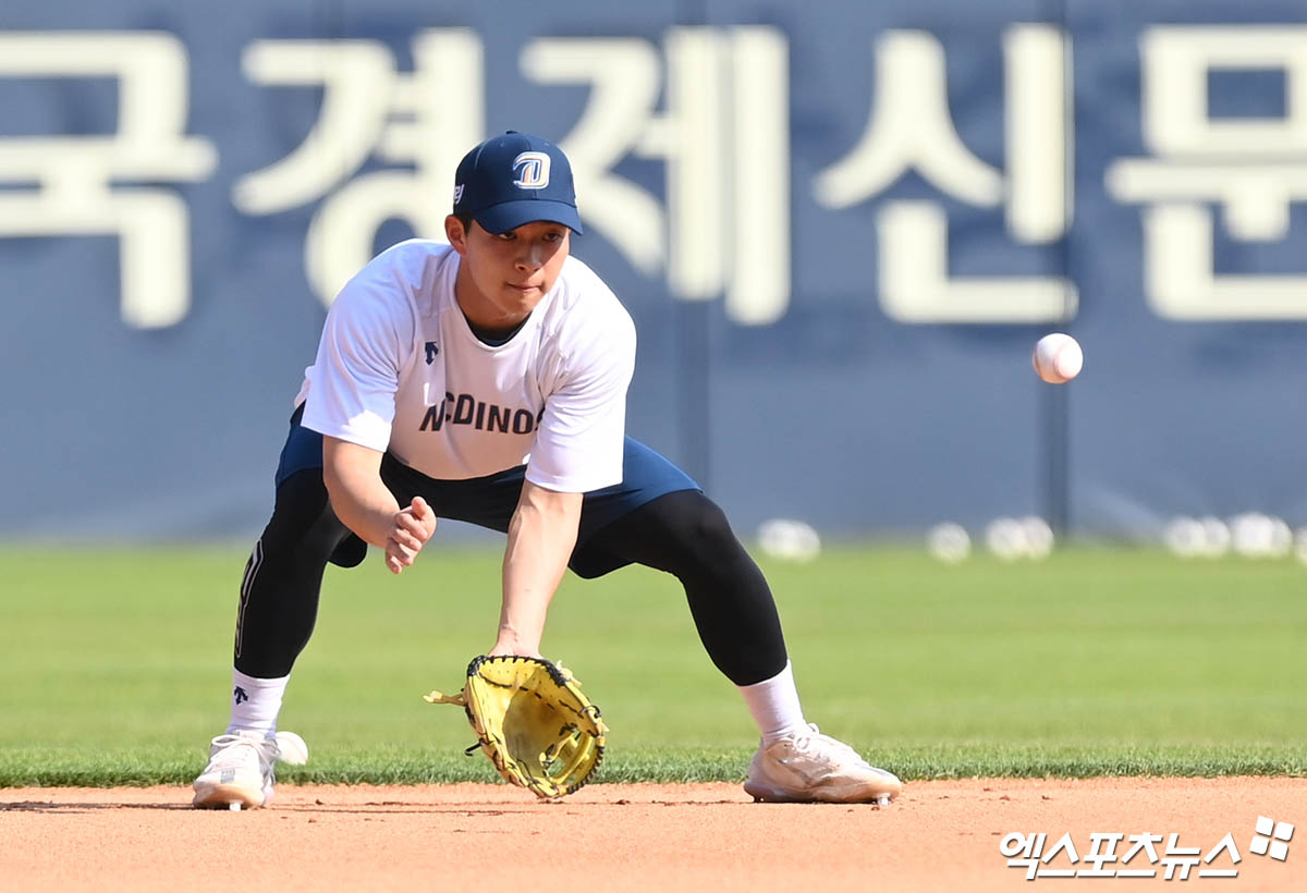 NC 내야수 김휘집은 25일 고척 스카이돔에서 열릴 '2024 신한 SOL Bank KBO 리그' 키움과 주중 3연전 첫 경기에서 6번타자 유격수로 선발 출전한다. 이날 김휘집은 지난달 30일 트레이드 이적한 뒤 처음 고척돔을 방문했다. 엑스포츠뉴스 DB