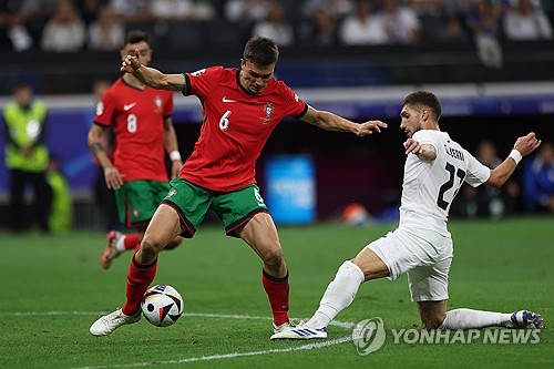 이적시장 전문 기자 파브리치오 로마노가 4일(한국시간) 자신의 사회관계망 서비스(SNS) X를 통해 팔리냐의 거래가 성사됐다며 자신의 트레이드 마크인 희어 위고(Here We Go)를 띄웠다. 연합뉴스