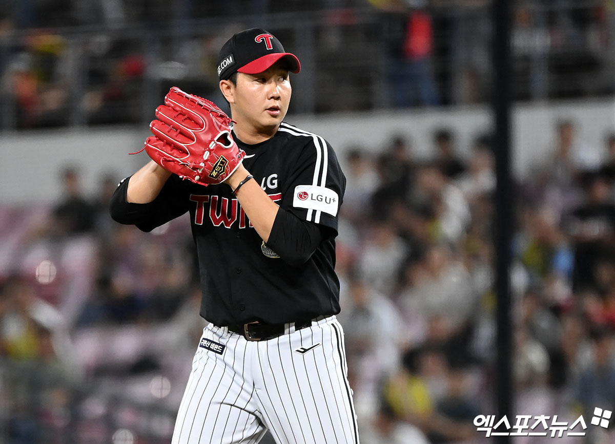 LG 투수 유영찬은 4일 고척스카이돔에서 열린 '2024 신한 SOL Bank KBO 리그' 키움과 주중 3연전 마지막 경기에서 구원 등판했다. 이날 1⅔이닝 무실점 세이브로 팀 승리를 지켰다. 엑스포츠뉴스 DB