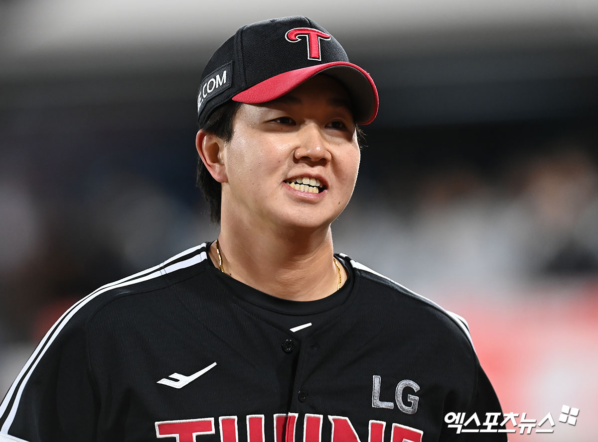 LG 투수 유영찬은 4일 고척스카이돔에서 열린 '2024 신한 SOL Bank KBO 리그' 키움과 주중 3연전 마지막 경기에서 구원 등판했다. 이날 1⅔이닝 무실점 세이브로 팀 승리를 지켰다. 엑스포츠뉴스 DB