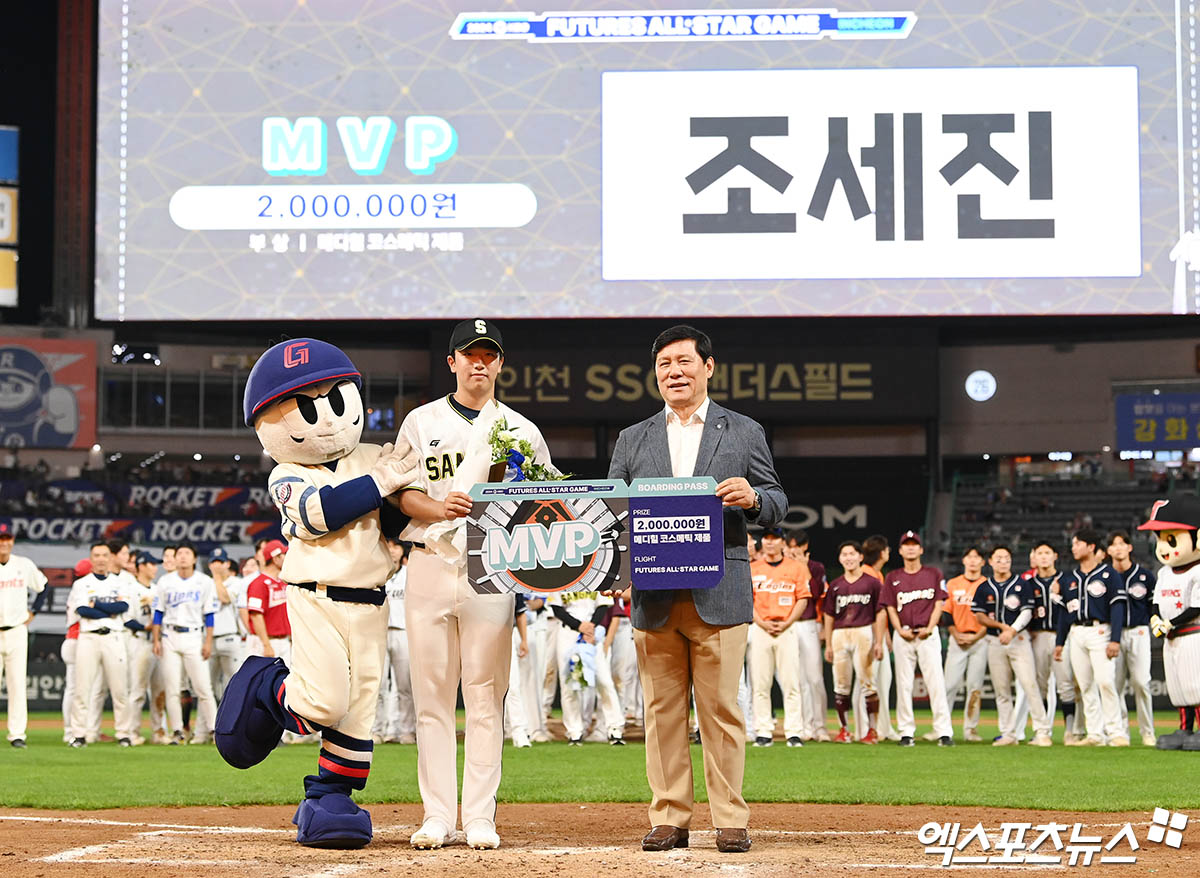 상무 외야수 조세진은 5일 인천 SSG랜더스필드에서 열린 '2024 신한 SOL Bank KBO 리그 올스타전 프라이데이' 퓨처스리그 올스타전에서 남부리그 올스타 4번타자 우익수로 선발 출전했다. 3회말 3점 홈런포를 쳐 퓨처스리그 올스타전 MVP로 뽑혔다. 인천, 박지영 기자