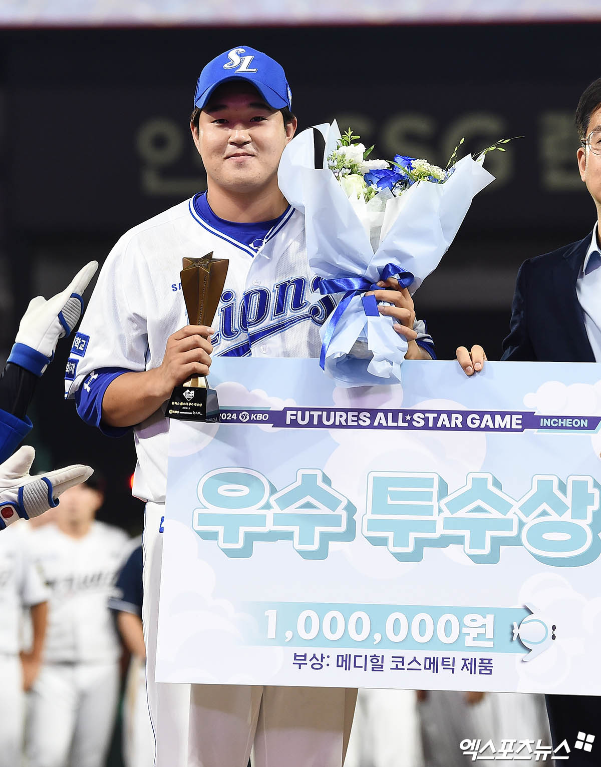 삼성 투수 김대호는 5일 인천 SSG랜더스필드에서 열린 '2024 신한 SOL Bank KBO 리그 올스타전 프라이데이' 퓨처스리그 올스타전에서 3회초 구원 등판했다. 2탈삼진을 포함해 삼자범퇴 투구로 우수 투수상을 받았다. 인천, 박지영 기자