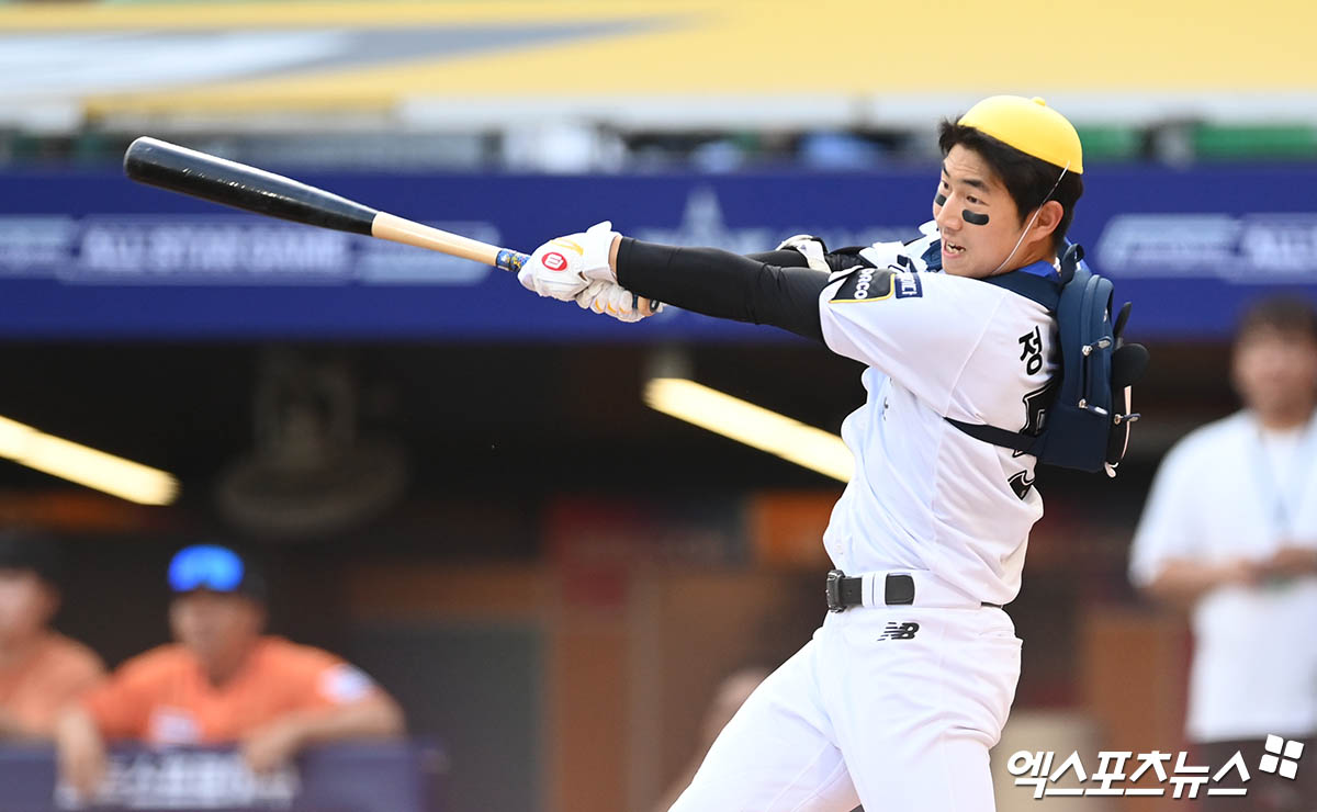 5일 오후 인천 SSG랜더스필드에서 열린 '2024 신한 SOL Bank KBO 올스타 프라이데이' 퓨처스 올스타전 남부와 북부의 경기, 3회말 2사 3루 남부 정준영이 1타점 적시타를 때려내고 있다. 인천, 박지영 기자