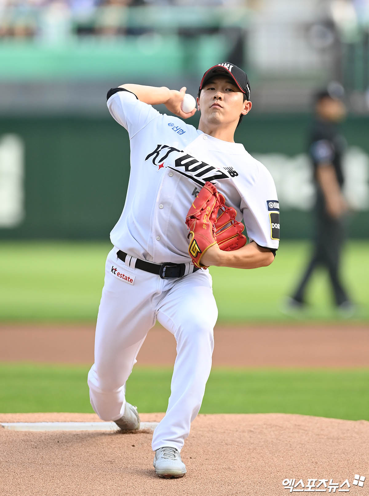  5일 오후 인천 SSG랜더스필드에서 열린 '2024 신한 SOL Bank KBO 올스타 프라이데이' 퓨처스 올스타전 남부와 북부의 경기, 1회초 남부 선발투수 한차현이 역투하고 있다. 인천, 박지영 기자