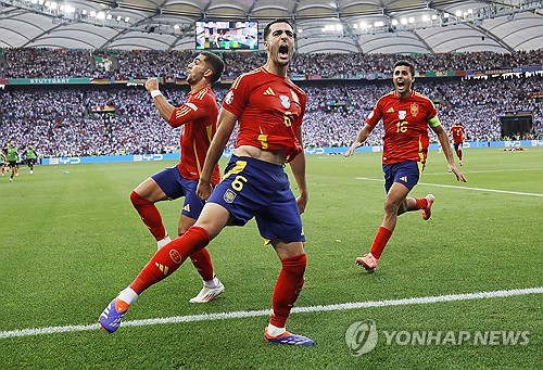 스페인이 6일(한국시간) 독일 슈투트가르트 아레나에서 열린 독일과의 대회 8강전에서 연장 막판 터진 미켈 메리노의 극장 골로 2-1로 승리해 4강에 진출했다.   스페인은 지난 2020년 대회에 이어 두 번 연속 4강에 진출하며 우승 도전을 이어갈 수 있게 됐다. 연합뉴스