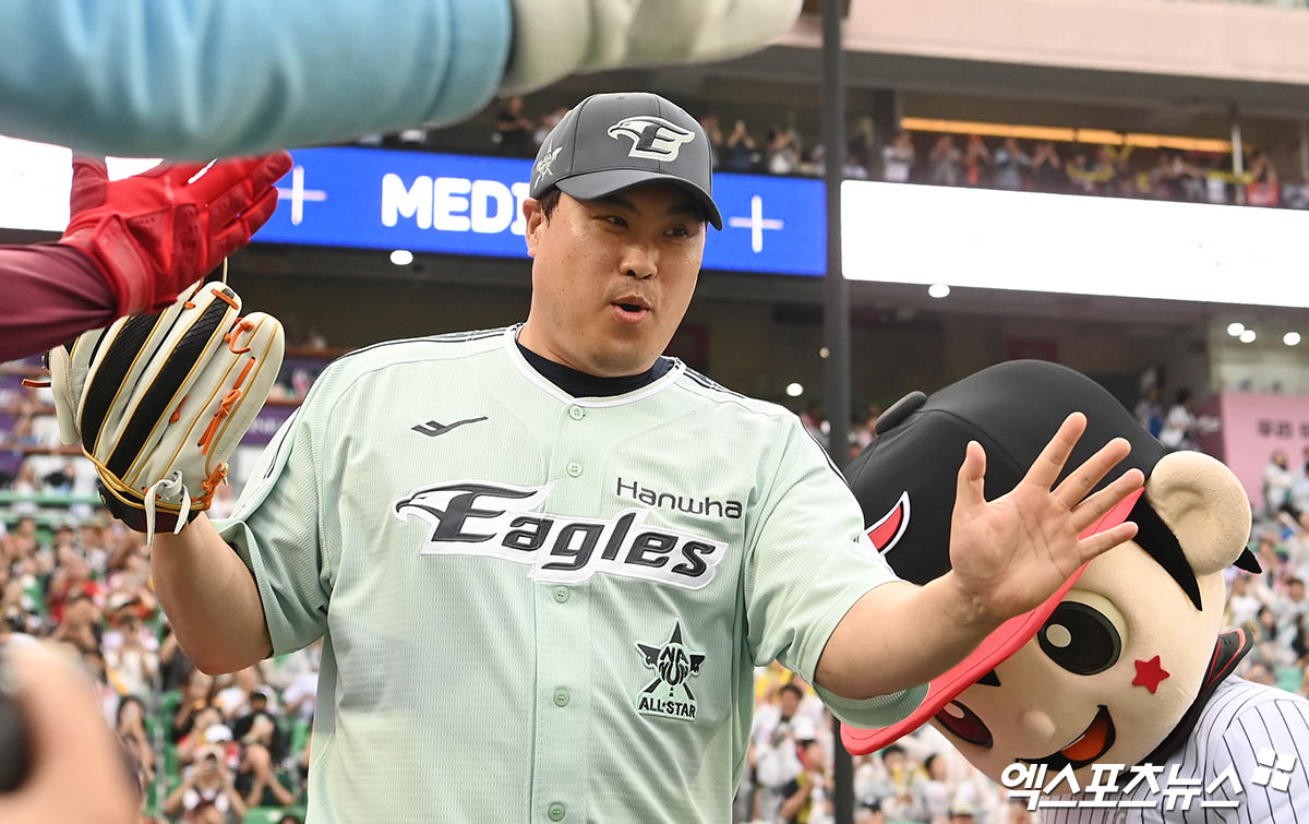 한화 투수 류현진은 6일 인천 SSG랜더스필드에서 열린 '2024 신한 SOL Bank KBO 리그 올스타전'에서 나눔 올스타의 선발 투수로 마운드에 오른다. 인천, 박지영 기자