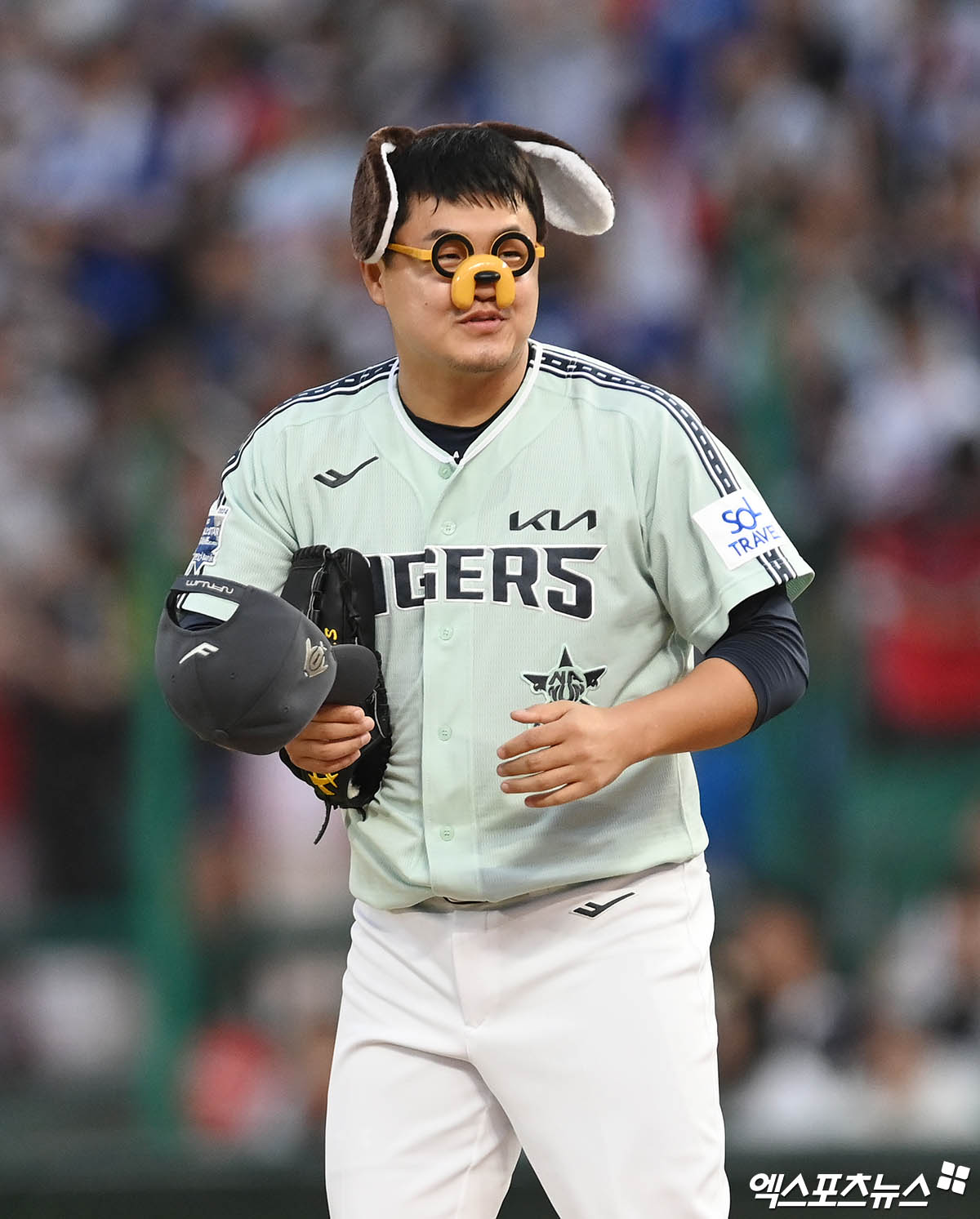 6일 오후 인천SSG랜더스필드에서 열린 '2024 신한 SOL Bank KBO 올스타전' 드림 올스타와 나눔 올스타의 경기, 5회말 나눔 장현식이 분장을 하고 마운드에 오르고 있다. 엑스포츠뉴스 DB