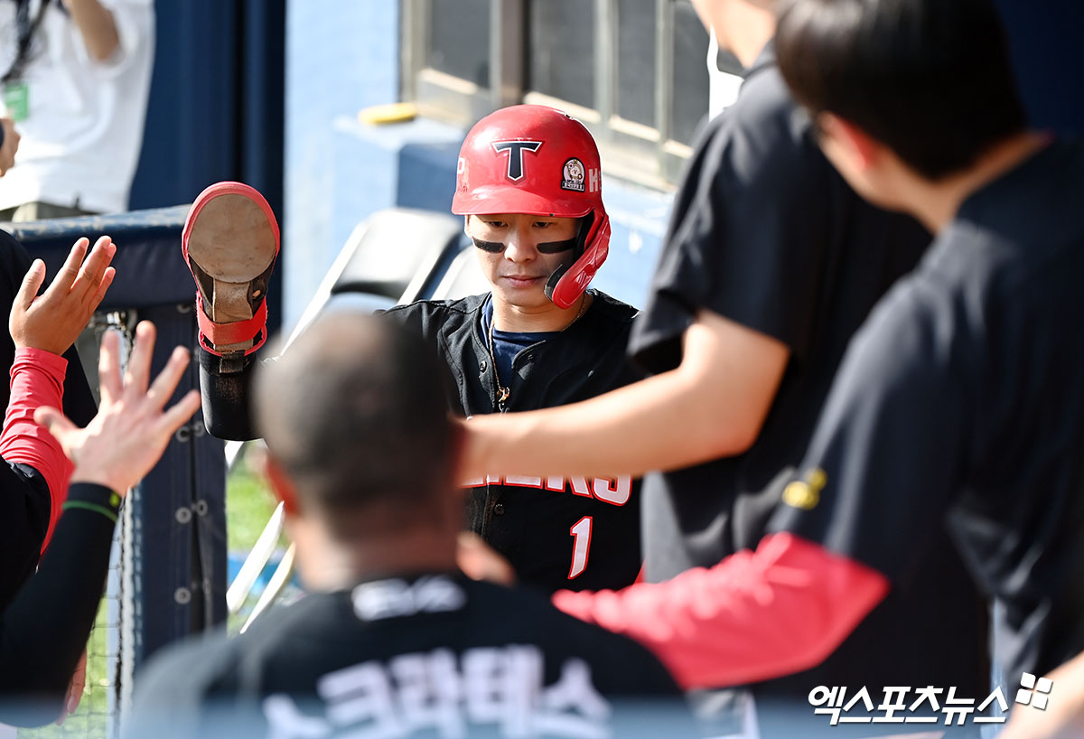 KIA 내야수 박찬호는 10일 잠실구장에서 열린 '2024 신한 SOL Bank KBO 리그' LG와 주중 3연전 두 번째 경기에서 9번타자 유격수로 선발 출전했다. 9회초 선두타자 2루타로 동점의 포문을 열었고, 10회초 끝내기 희생플라이로 결승타를 기록했다. 엑스포츠뉴스 DB