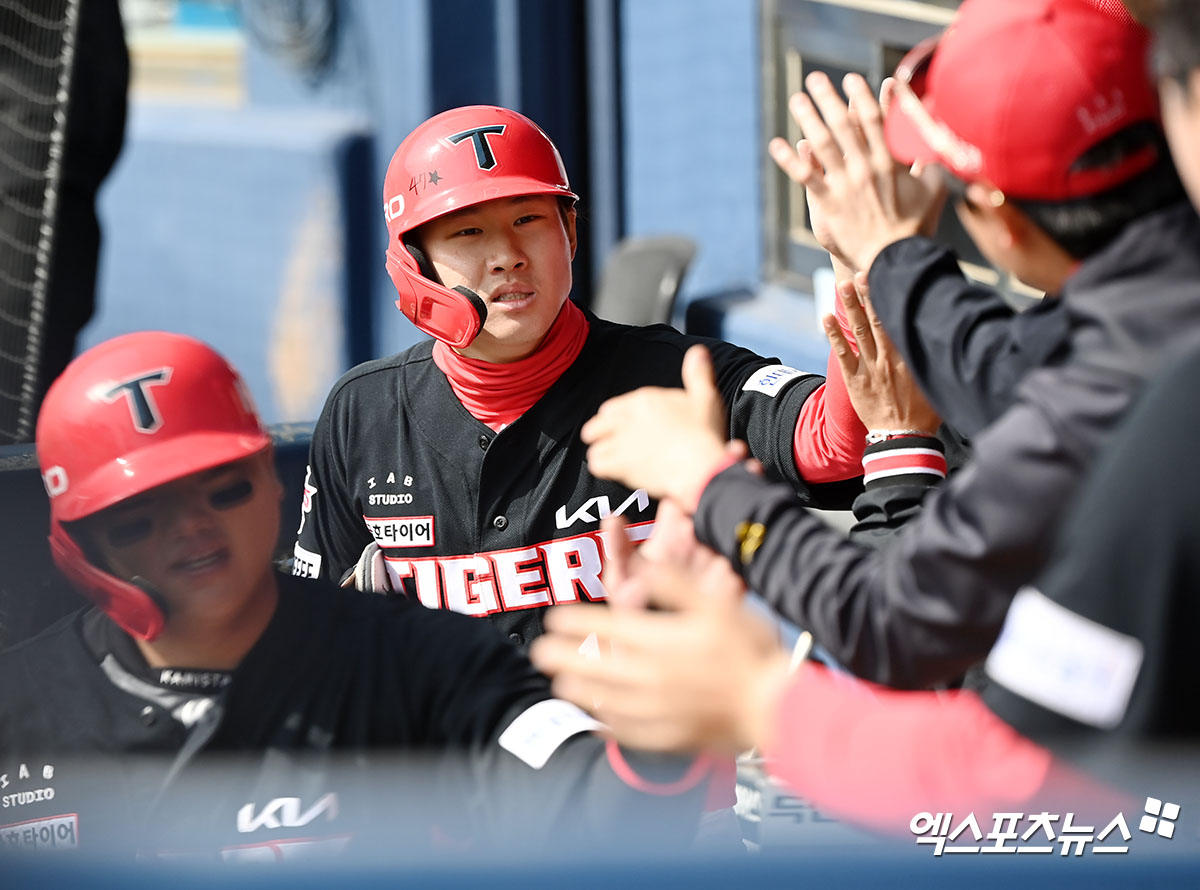 KIA 외야수 최원준은 11일 잠실구장에서 열린 '2024 신한 SOL Bank KBO 리그' LG와 주중 3연전 마지막 경기에서 2번타자 중견수로 선발 출전했다. 8회초 빠른 발로 두 차례 도루를 성공하며 추가 득점에 힘을 보탰다. 엑스포츠뉴스 DB