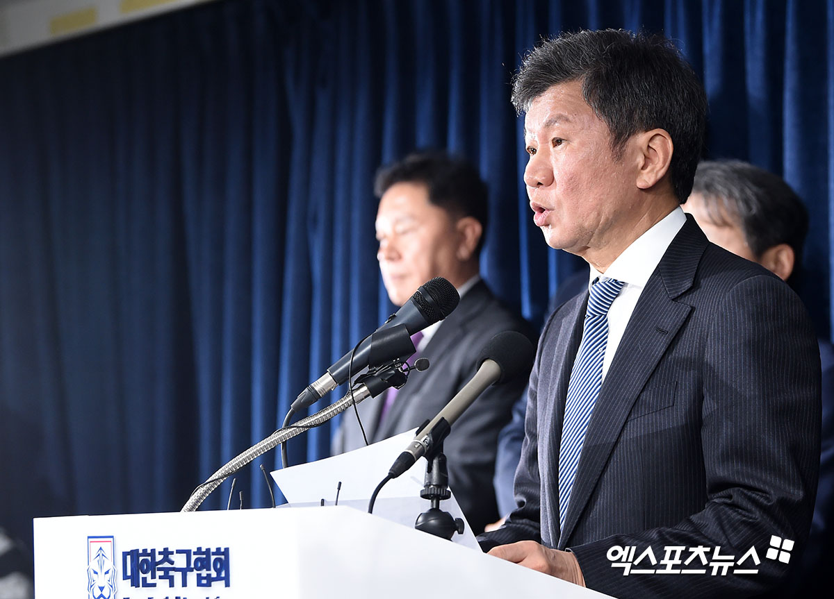 한국축구지도자협회가 대한축구협회(KFA)의 홍명보 축구대표팀 감독 선임 과정과 관련해 입장문을 내면서 정몽규 KFA 회장의 사퇴를 촉구했다. 엑스포츠뉴스DB