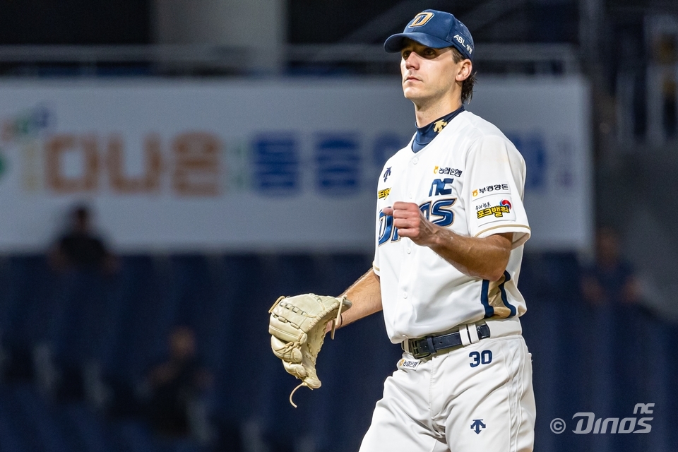 NC 투수 하트는 12일 창원 NC파크에서 열린 '2024 신한 SOL Bank KBO 리그' 키움과 주말 3연전 첫 번째 경기에서 선발 등판했다. 이날 7이닝 무실점으로 팀 승리에 혁혁한 공을 세웠다. NC 다이노스