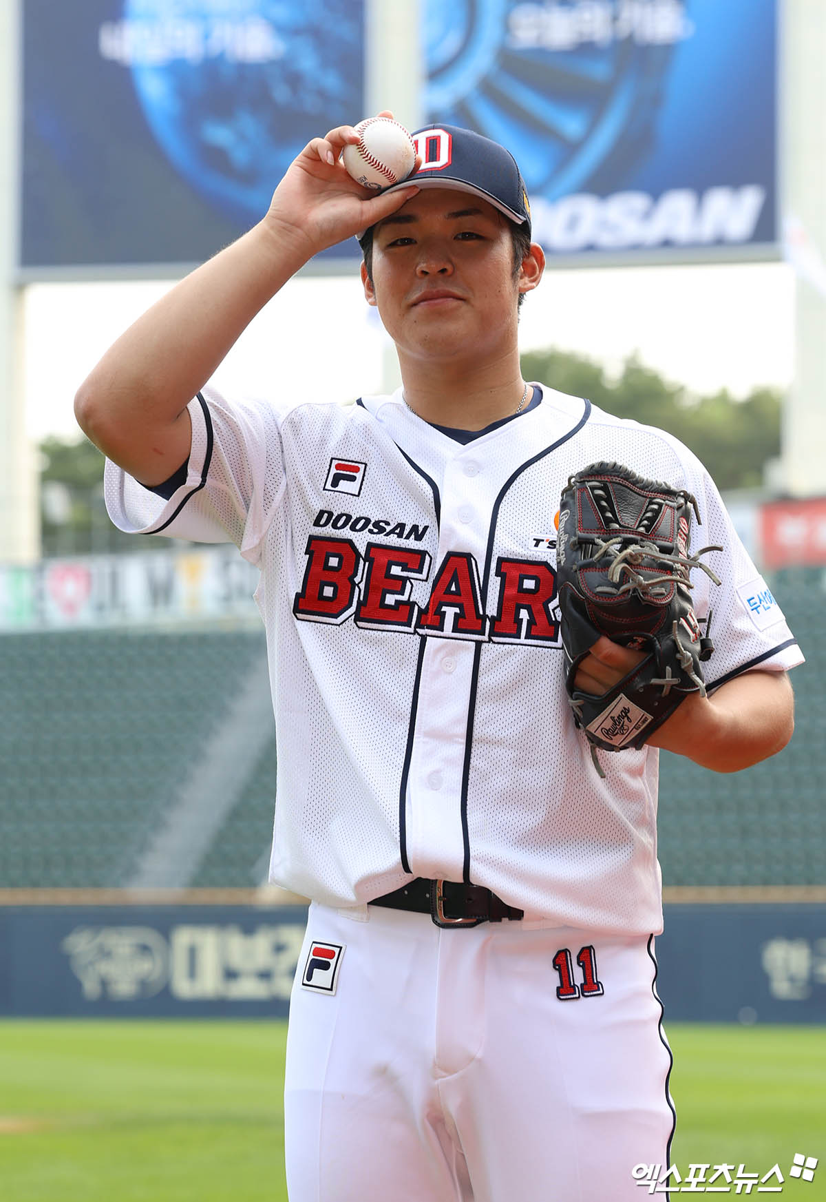 두산 투수 시라카와는 13일 잠실구장에서 열릴 '2024 신한 SOL Bank KBO 리그' 삼성과 두 번째 경기에 선발 등판할 예정이다. 시라카와는 두산 데뷔전을 치른다. 잠실, 박지영 기자