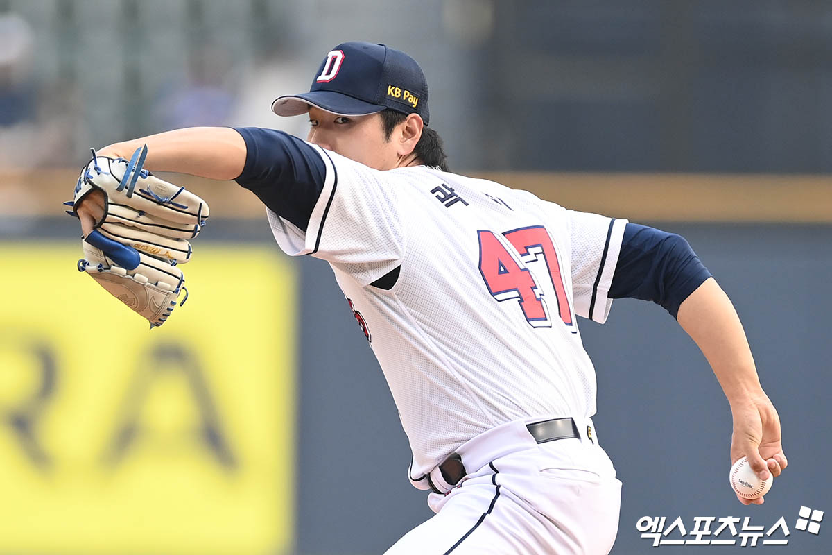 ​​두산 투수 곽빈은 12일 잠실구장에서 열린 '2024 신한 SOL Bank KBO 리그' 삼성과 주말 3연전 첫 번째 경기에서 3⅓이닝 6실점(5자책점)으로 흔들렸다. 잠실, 박지영 기자