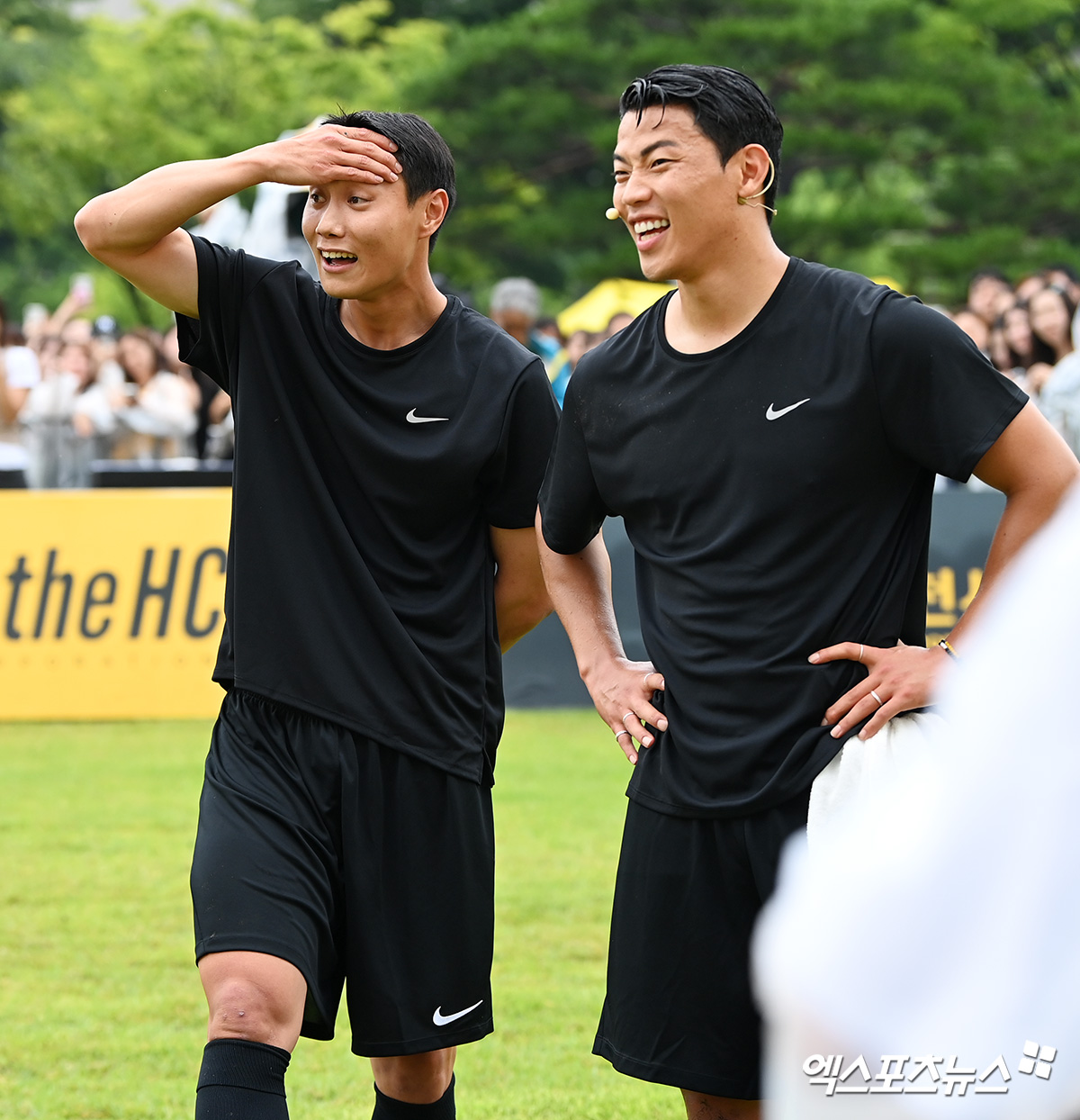 손흥민에 대한 소속팀 동료 로드리고 벤탄쿠르의 인종차별 발언이 한동안 축구계를 시끄럽게 한 가운데 황희찬도 인종차별을 당했다는 소식이 나왔다. 마침 황희찬은 프랑스 올랭피크 마르세유 깜짝 이적설에도 휩싸여 있어 인종차별 사건까지 복합적으로 이적에 영향을 미칠 전망이다. 엑스포츠뉴스DB