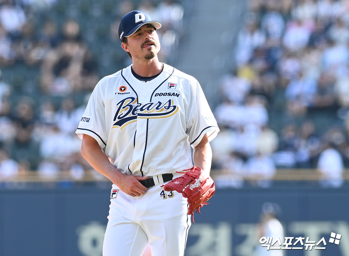 두산 투수 조던 발라조빅은 KBO 리그 데뷔전이었던 14일 잠실 삼성전에서 4⅔이닝 1실점 깔끔한 투구로 성공적인 첫 경기를 치렀다. 시속 156km 강속구를 앞세워 한국 타자들과의 힘의 대결에서 밀리지 않았다. 엑스포츠뉴스 DB