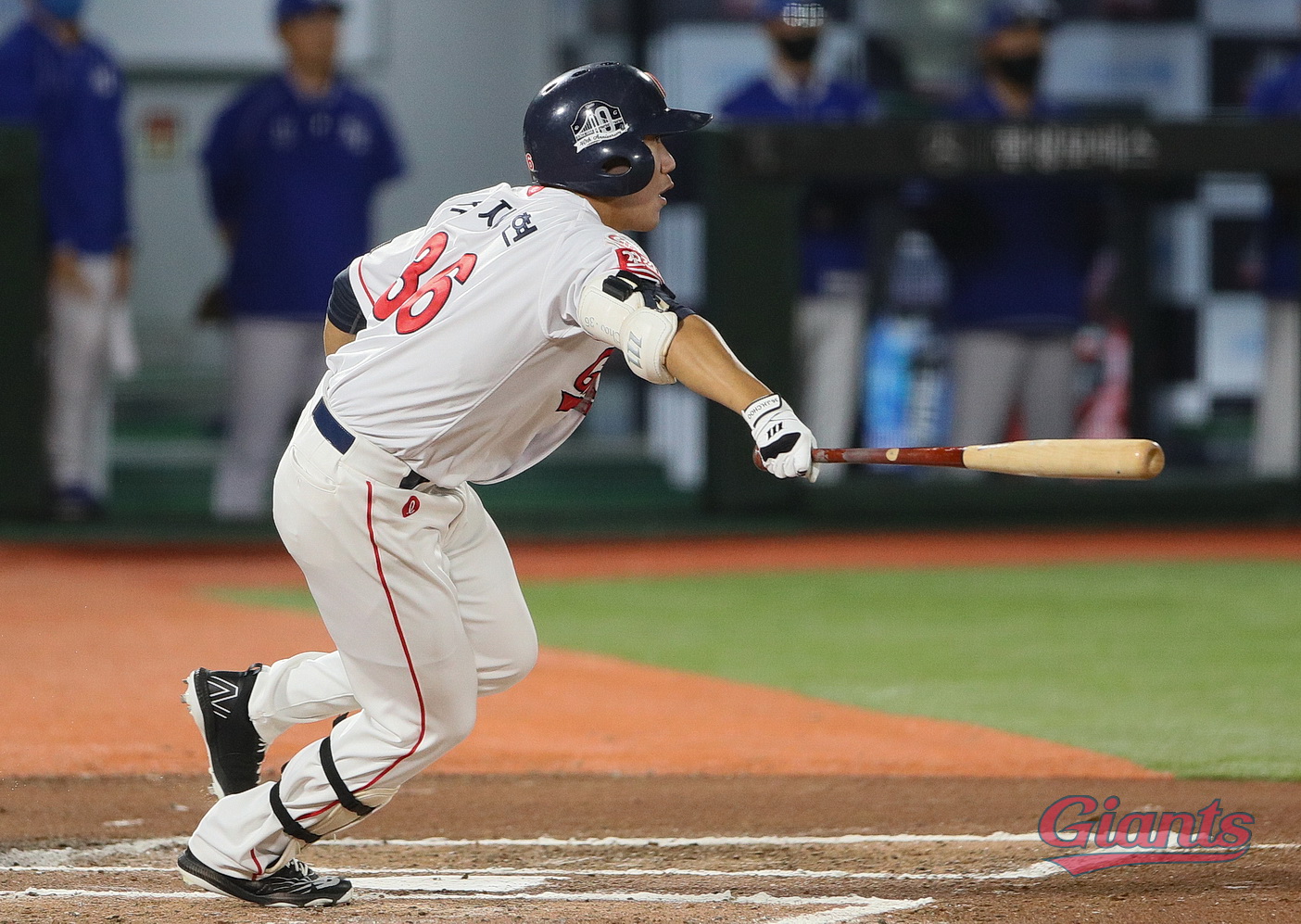 롯데 외야수 추재현은 16일 울산 문수야구장에서 열린 '2024 신한 SOL Bank KBO 리그' 두산과 주중 3연전 첫 번째를 앞두고 1군 선수단에 합류했다. 15일 상무 전역 후 하루 만에 1군 선수단 합류. 엔트리 등록은 아니지만, 몸 상태를 점검한 뒤 쓰임새를 정할 계획이다. 롯데 자이언츠