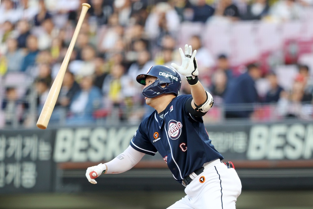 두산 내야수 양석환은 18일 울산 문수야구장에서 열린 '2024 신한 SOL Bank KBO 리그' 롯데와 주중 3연전 마지막 경기에서 5번타자 1루수로 선발 출전했다. 2회초 3점 홈런을 터트려 팀 승리에 힘을 보탰다. 두산 베어스