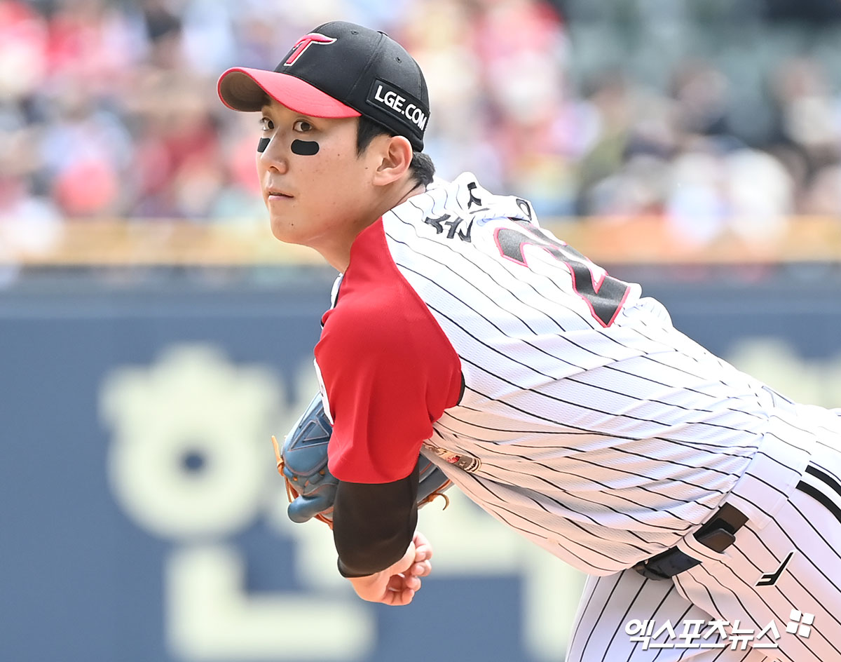 LG 투수 손주영은 21일 잠실구장에서 열린 '2024 신한 SOL Bank KBO 리그' 두산과 주말 3연전 마지막 경기에서 선발 등판했다. 이날 7이닝 3실점으로 역대 개인 한 경기 최다 이닝 투구를 펼쳐 팀 승리에 힘을 보탰다. 엑스포츠뉴스 DB