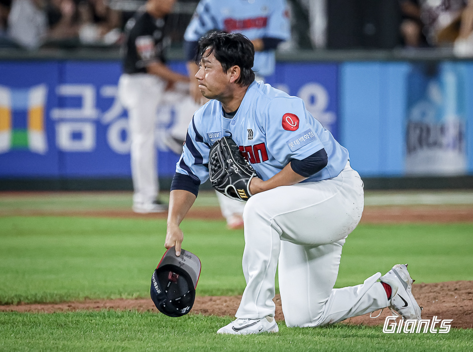 롯데 투수 김상수는 22일 1군 엔트리에서 말소됐다. 김상수는 팀 내 가장 많은 50경기에 등판하며 전천후 불펜 투수로 활약했다. 롯데 자이언츠