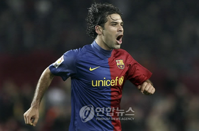 RCD 마요르카에서 이강인을 지도했던 하비에르 아기레 감독이 멕시코 축구 국가대표팀 사령탑에 부임했다. 아기레 감독을 보좌할 오른팔은 멕시코의 레전드이자 과거 바르셀로나에서 뛰었던 라파엘 마르케스 코치다. 멕시코축구협회는 23일(한국시간) 공식 홈페이지를 통해 아기레 감독과 마르케스 코치 선임 소식을 알렸다. 사진 연합뉴스