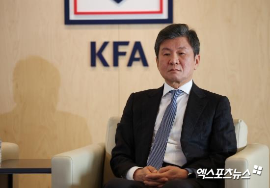 KFA가 19일 정몽규 회장이 오는 2027년까지 아시아축구연맹(AFC) 산하 상설위원회인 AFC 회원협회위원회(AFC Associations Committee) 부위원장을 맡는다고 밝혔다. 엑스포츠뉴스DB