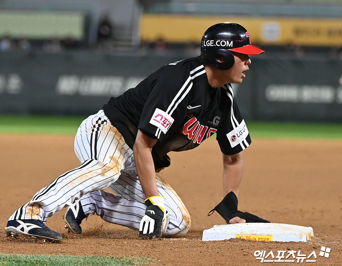 LG 외야수 최승민은 25일 사직구장에서 열린 '2024 신한 SOL Bank KBO 리그' 롯데와 주중 3연전 마지막 경기에서 7회초 대주자로 출전했다. 빠른 발로 추가 득점을 이끌며 제 몫을 해냈다. 엑스포츠뉴스 DB